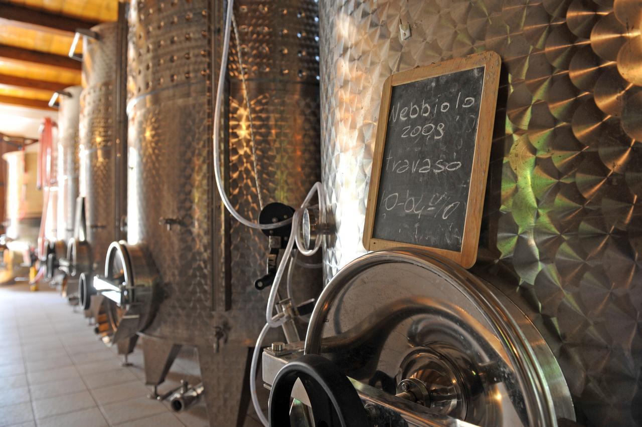 Relais Profumo di Vino Borgomanero Exterior foto